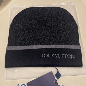 Louis Vuitton Black and Gray Beanie! NWT OS